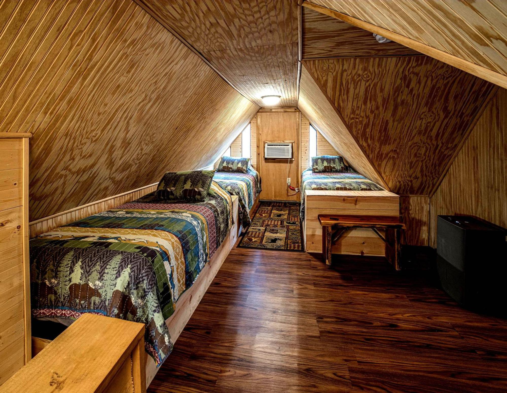 Bear Creek Lodge And Cabins In Helen Ga - Pet Friendly, River On Property, Walking Distance To Downtown 海伦 外观 照片