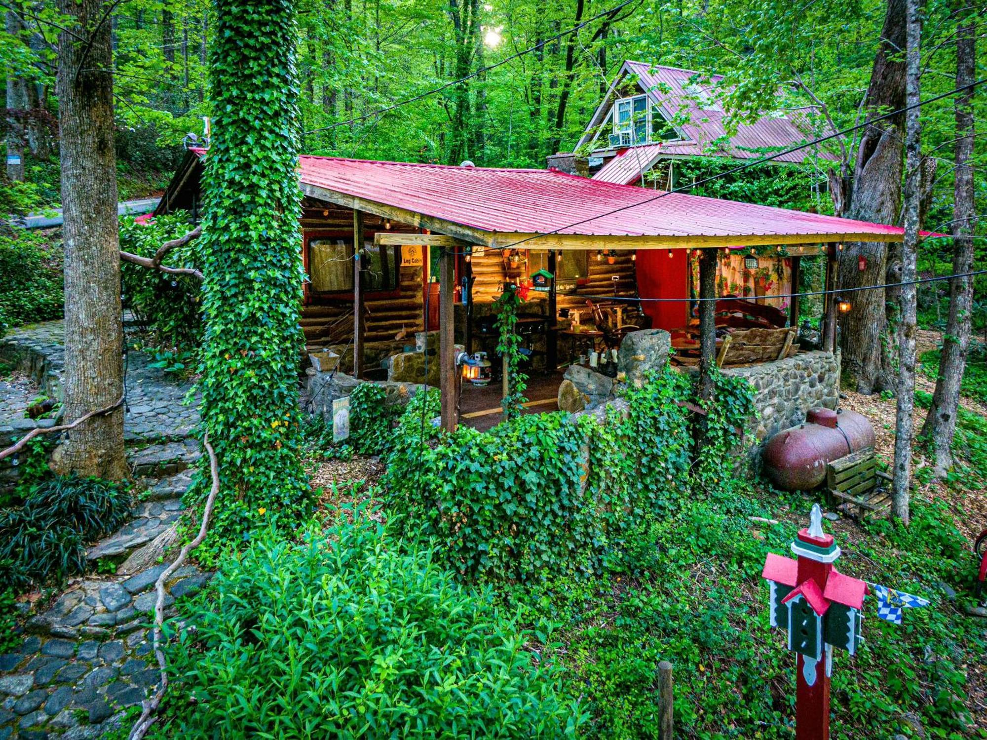 Bear Creek Lodge And Cabins In Helen Ga - Pet Friendly, River On Property, Walking Distance To Downtown 海伦 外观 照片